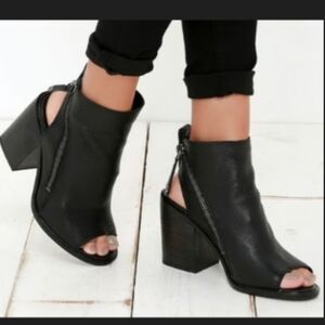 DOLCE VITA Port Black Leather Peep Toe Zipper Ankle Booties ** Size 7 ** EUC!!